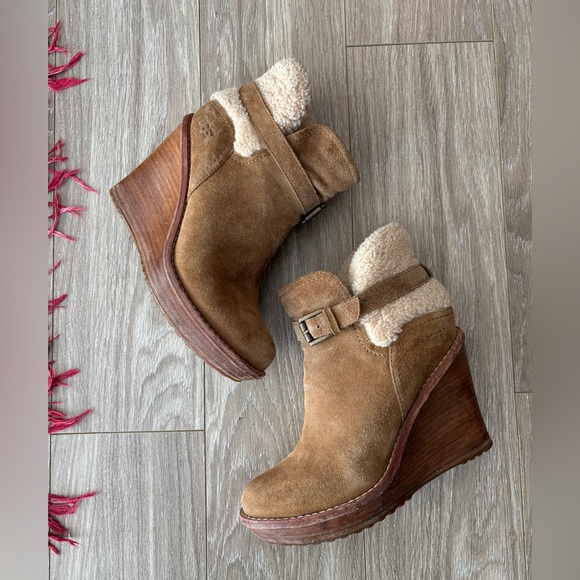 Ugg Anais chestnut shearling wedge booties size 7 - Picture 3 of 8